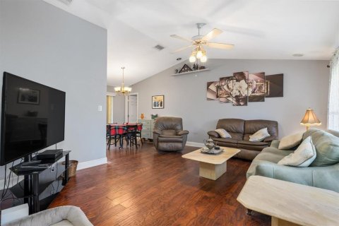 Villa ou maison à vendre à Port Charlotte, Floride: 3 chambres, 173.45 m2 № 2391145 - photo 9