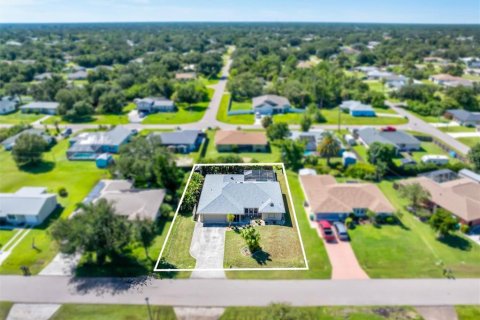 Villa ou maison à vendre à Port Charlotte, Floride: 3 chambres, 173.45 m2 № 2391145 - photo 2