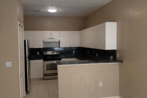 Touwnhouse à louer à Royal Palm Beach, Floride: 3 chambres, 141.58 m2 № 2263205 - photo 13