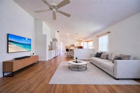 Villa ou maison à vendre à Davenport, Floride: 4 chambres, 178.47 m2 № 2124793 - photo 4
