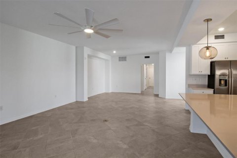 Touwnhouse à louer à Sarasota, Floride: 3 chambres, 161.74 m2 № 2406402 - photo 12