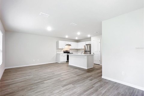 Propiedad comercial en venta en Palm Coast, Florida, 6 dormitorios, 243.4 m2 № 2113745 - foto 6