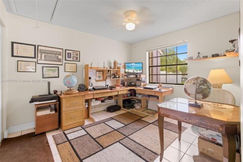 Купить таунхаус в Пемброк-Пайнс, Флорида 2 спальни, 90.3м2, № 1927296 - фото 19