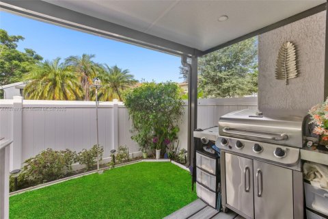 Купить таунхаус в Пемброк-Пайнс, Флорида 2 спальни, 90.3м2, № 1927296 - фото 22