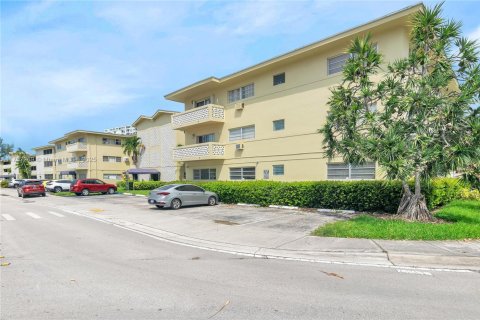 Copropriété à vendre à North Miami, Floride: 2 chambres, 110.18 m2 № 2016009 - photo 23