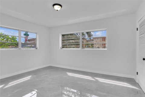 Copropriété à vendre à North Miami, Floride: 2 chambres, 110.18 m2 № 2016009 - photo 11