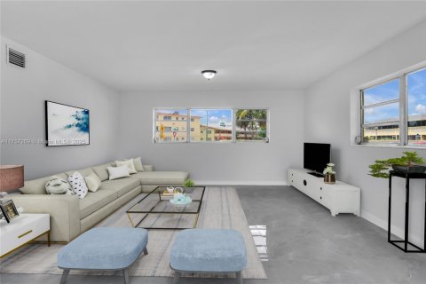 Copropriété à vendre à North Miami, Floride: 2 chambres, 110.18 m2 № 2016009 - photo 4