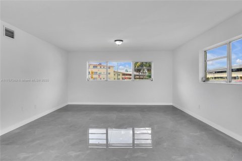 Copropriété à vendre à North Miami, Floride: 2 chambres, 110.18 m2 № 2016009 - photo 19