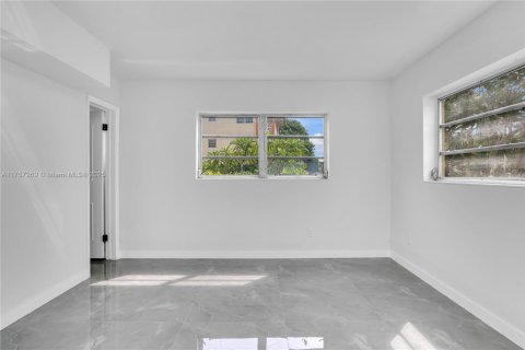 Copropriété à vendre à North Miami, Floride: 2 chambres, 110.18 m2 № 2016009 - photo 10