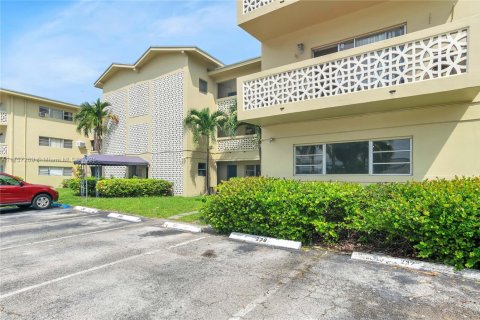 Copropriété à vendre à North Miami, Floride: 2 chambres, 110.18 m2 № 2016009 - photo 22