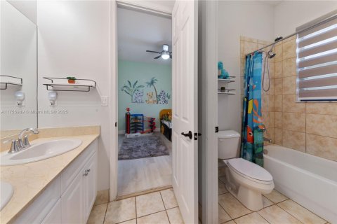 House in Cooper City, Florida 4 bedrooms, 215.53 sq.m. № 1705633 - photo 23