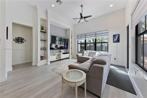 House in Cooper City, Florida 4 bedrooms, 215.53 sq.m. № 1705633 - photo 17
