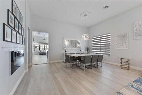 House in Cooper City, Florida 4 bedrooms, 215.53 sq.m. № 1705633 - photo 7