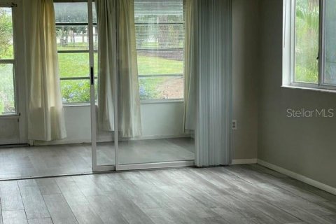 Villa ou maison à louer à Palm Harbor, Floride: 2 chambres, 95.69 m2 № 2422789 - photo 5