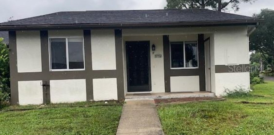 Villa ou maison à Palm Harbor, Floride 2 chambres, 95.69 m2 № 2422789