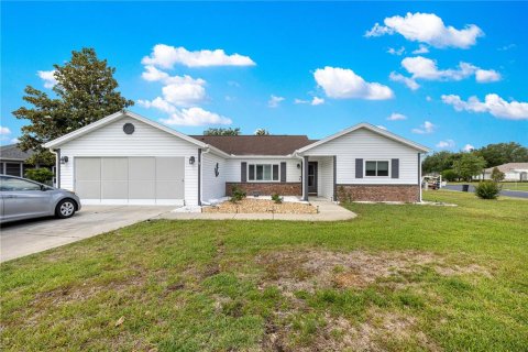 House in Dunnellon, Florida 3 bedrooms, 163.51 sq.m. № 2120667