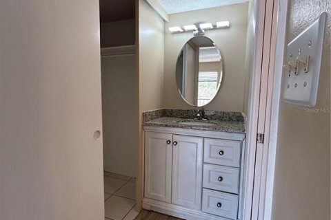 Condo in Sarasota, Florida, 2 bedrooms  № 1856045 - photo 24