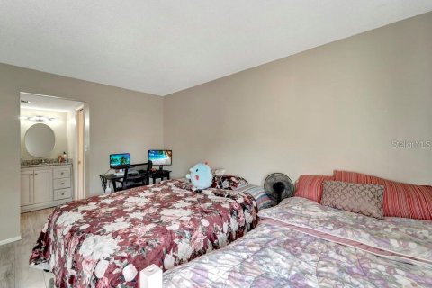 Condo in Sarasota, Florida, 2 bedrooms  № 1856045 - photo 18