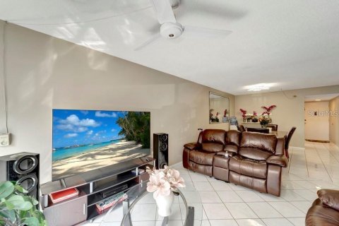 Condo in Sarasota, Florida, 2 bedrooms  № 1856045 - photo 9