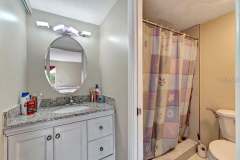 Condo in Sarasota, Florida, 2 bedrooms  № 1856045 - photo 20
