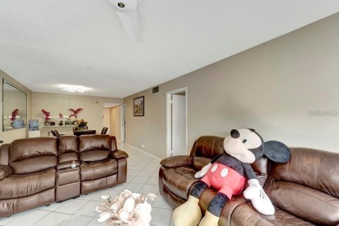 Condo in Sarasota, Florida, 2 bedrooms  № 1856045 - photo 10