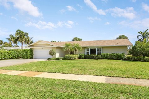 House in North Palm Beach, Florida 4 bedrooms, 217.95 sq.m. № 2246213 - photo 2