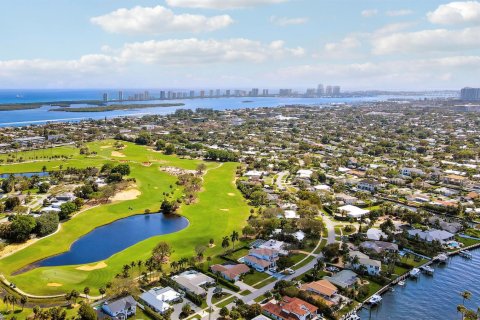 House in North Palm Beach, Florida 4 bedrooms, 217.95 sq.m. № 2246213 - photo 4