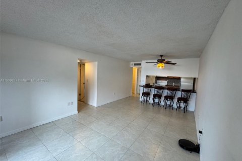 Appartement à louer à Miami, Floride: 2 chambres, 86.4 m2 № 1965532 - photo 16