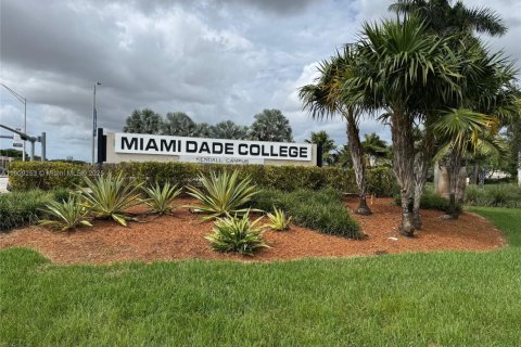 Appartement à louer à Miami, Floride: 2 chambres, 86.4 m2 № 1965532 - photo 30