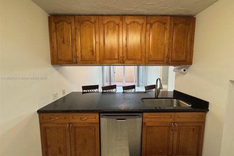 Appartement à louer à Miami, Floride: 2 chambres, 86.4 m2 № 1965532 - photo 7