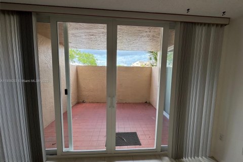 Appartement à louer à Miami, Floride: 2 chambres, 86.4 m2 № 1965532 - photo 25