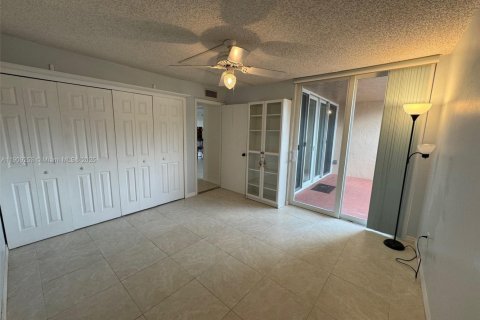 Appartement à louer à Miami, Floride: 2 chambres, 86.4 m2 № 1965532 - photo 23