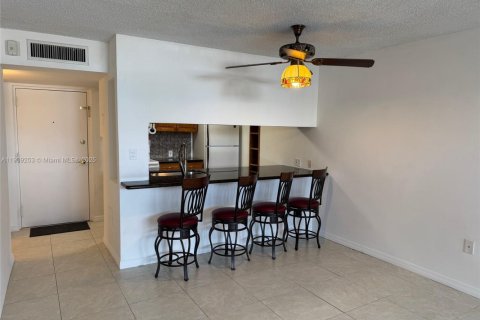 Appartement à louer à Miami, Floride: 2 chambres, 86.4 m2 № 1965532 - photo 15