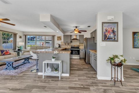Casa en venta en Port Charlotte, Florida, 3 dormitorios, 133.22 m2 № 1757761 - foto 6