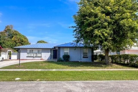 Casa en venta en Riviera Beach, Florida, 2 dormitorios, 132.29 m2 № 1054575 - foto 1