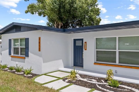 House in Tampa, Florida 4 bedrooms, 126.53 sq.m. № 1886949 - photo 6