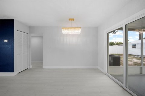 House in Tampa, Florida 4 bedrooms, 126.53 sq.m. № 1886949 - photo 22