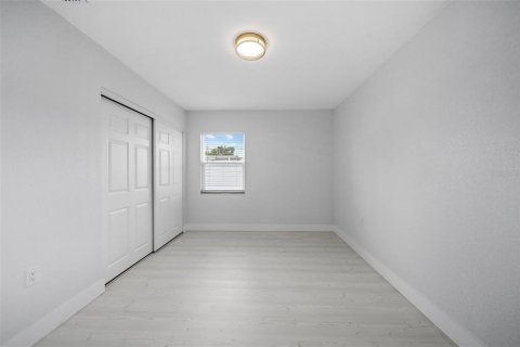House in Tampa, Florida 4 bedrooms, 126.53 sq.m. № 1886949 - photo 25