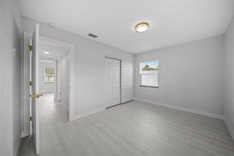 House in Tampa, Florida 4 bedrooms, 126.53 sq.m. № 1886949 - photo 24