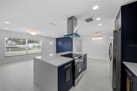 House in Tampa, Florida 4 bedrooms, 126.53 sq.m. № 1886949 - photo 17