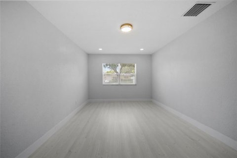 House in Tampa, Florida 4 bedrooms, 126.53 sq.m. № 1886949 - photo 19