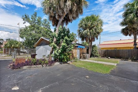 Propiedad comercial en venta en Saint Petersburg, Florida, 152.36 m2 № 2099529 - foto 5