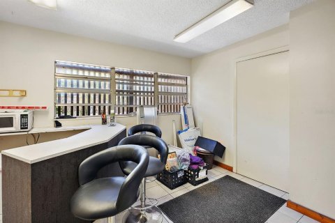 Propiedad comercial en venta en Saint Petersburg, Florida, 152.36 m2 № 2099529 - foto 20