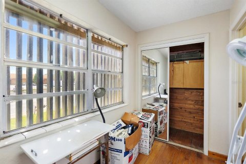Propiedad comercial en venta en Saint Petersburg, Florida, 152.36 m2 № 2099529 - foto 14