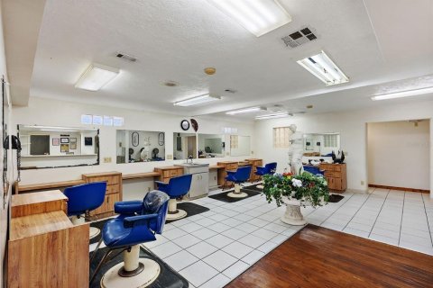 Propiedad comercial en venta en Saint Petersburg, Florida, 152.36 m2 № 2099529 - foto 8