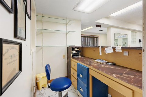Propiedad comercial en venta en Saint Petersburg, Florida, 152.36 m2 № 2099529 - foto 11