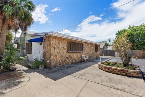 Propiedad comercial en venta en Saint Petersburg, Florida, 152.36 m2 № 2099529 - foto 3
