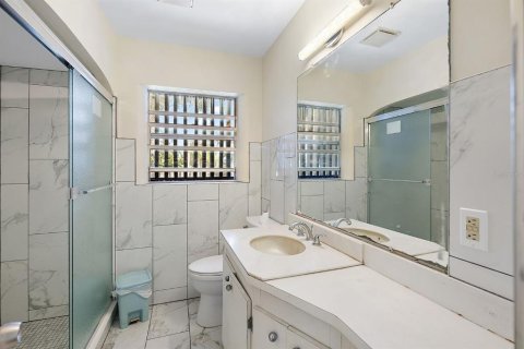 Propiedad comercial en venta en Saint Petersburg, Florida, 152.36 m2 № 2099529 - foto 15