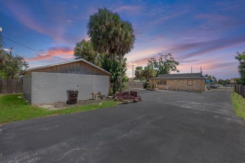 Propiedad comercial en venta en Saint Petersburg, Florida, 152.36 m2 № 2099529 - foto 30