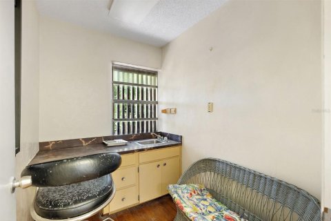 Propiedad comercial en venta en Saint Petersburg, Florida, 152.36 m2 № 2099529 - foto 12